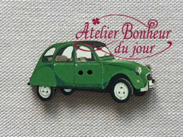 画像1: フランス製　木製ボタン　緑の車 (1)